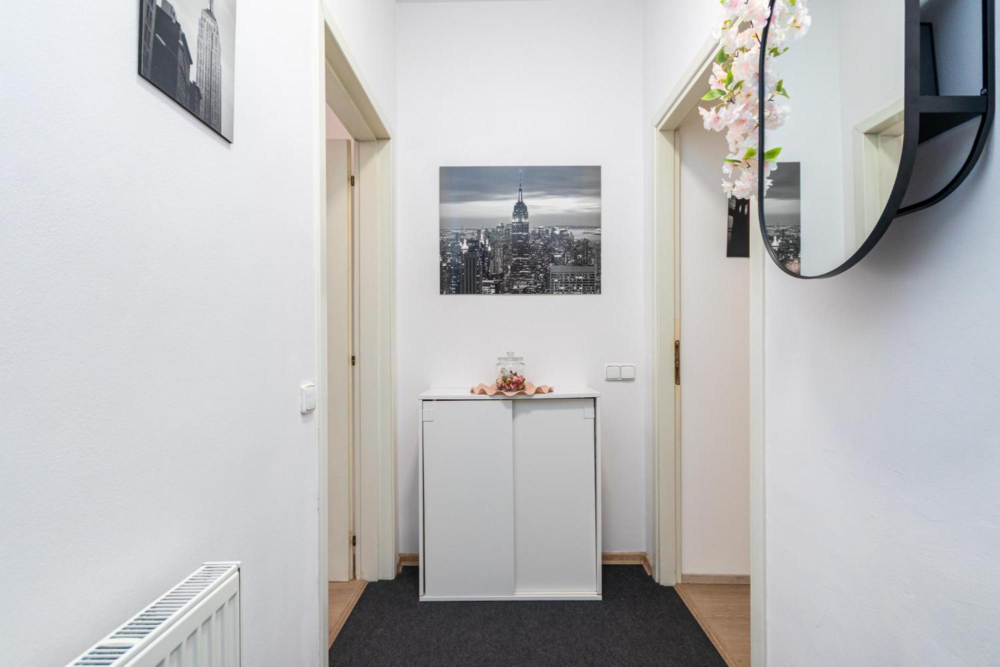 Private Retreat Close To Stations In Praha 3 מראה חיצוני תמונה